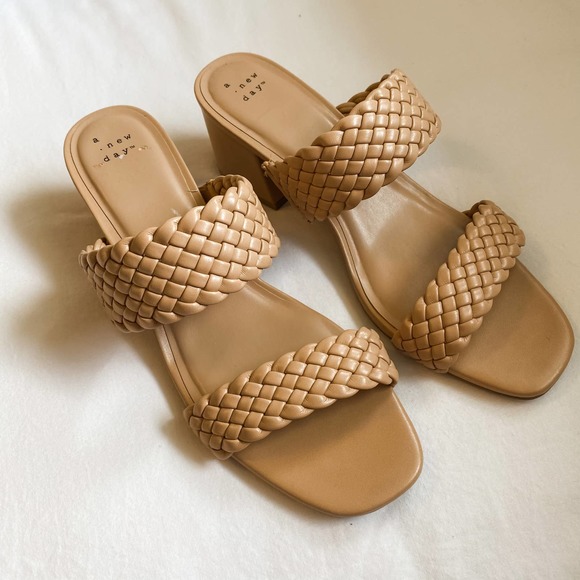 Quilted Padded Beige Block Heel Mules - Picture 11 of 12